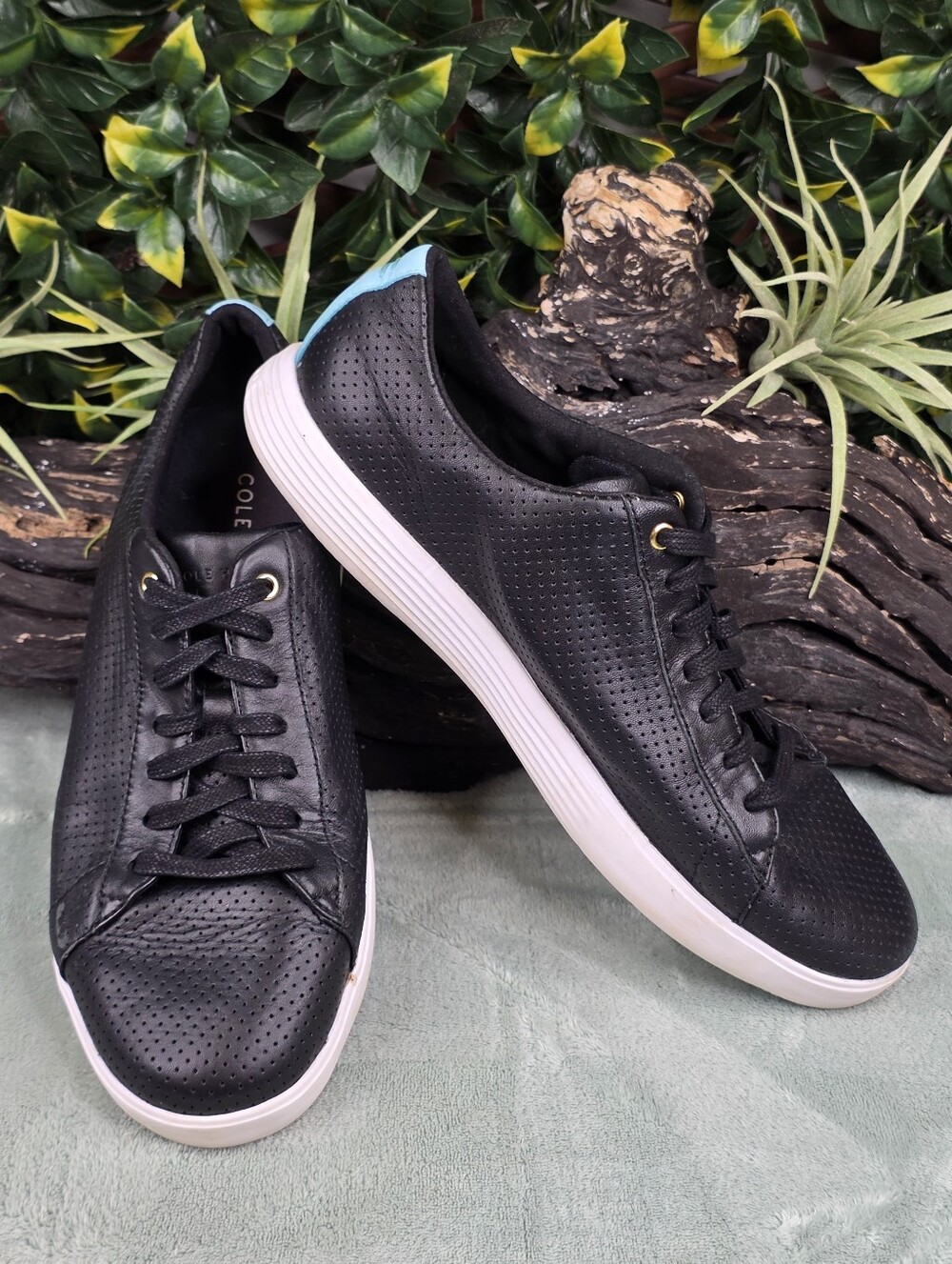 Cole Haan Grand OS W20412 Black Perforated Leather Sneakers Blue Heel